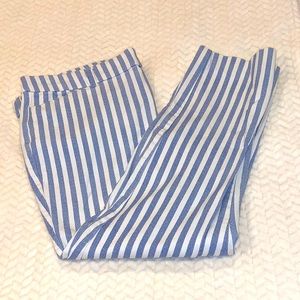 Old Navy pixie cut ankle pants.